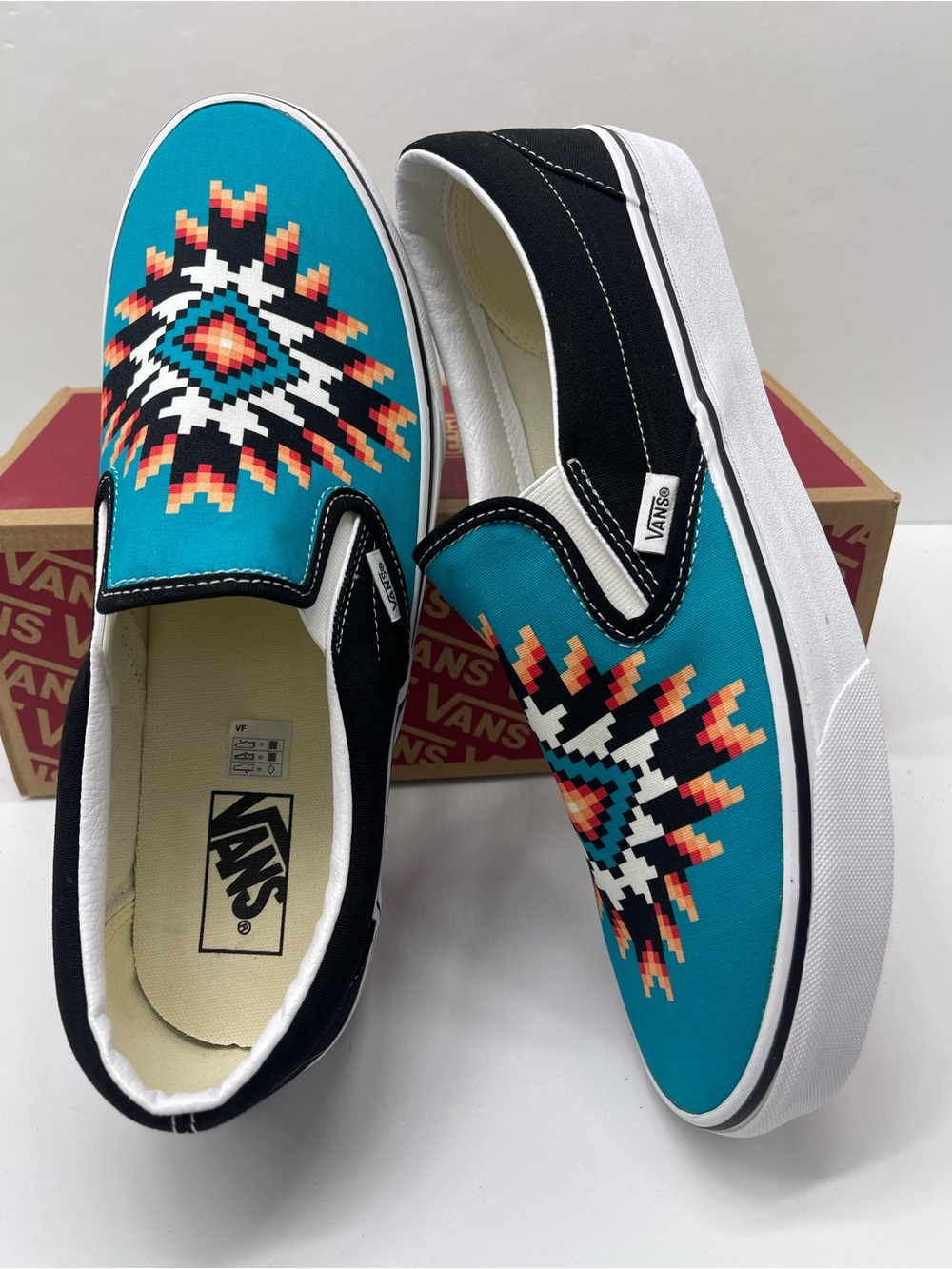 Vans Men’s Classic Slip-On Desert Vibes Teal Blue/True White
Sneakers Aztec - Picture 11 of 16